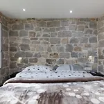 Luxury And Authentic Studio In Split Old Town Gasthof 3*