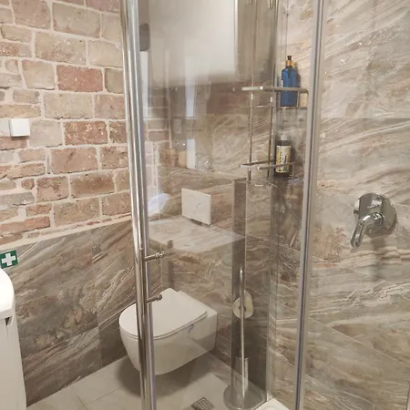 Luxury And Authentic In Old Town Πανσιόν