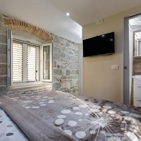 Pensión Luxury And Authentic In Old Town Split