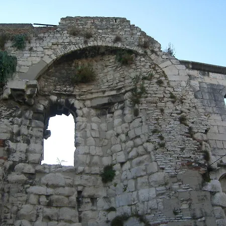 Luxury And Authentic In Old Town 3*