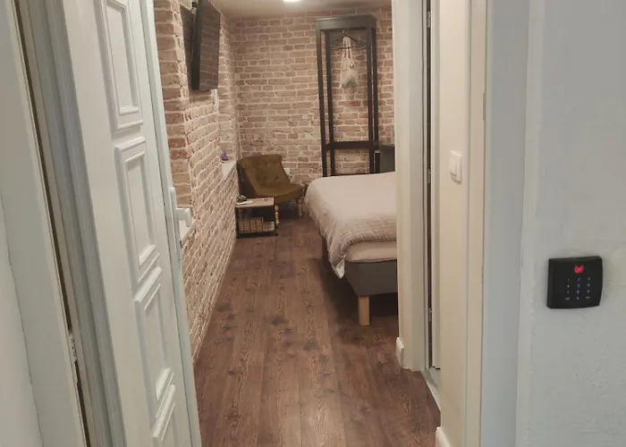 Luxury And Authentic In Old Town Pensión Split