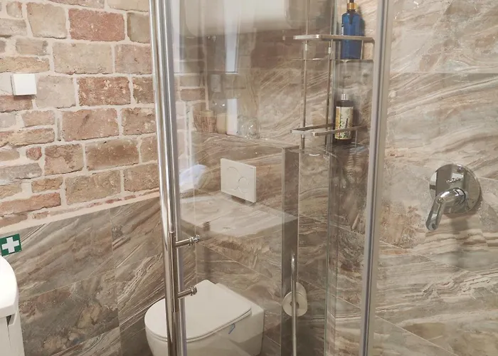 Luxury And Authentic In Old Town Pensión