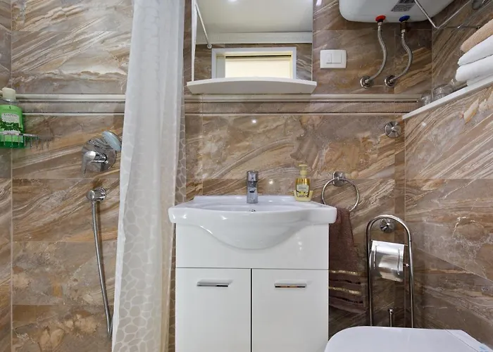 Luxury And Authentic In Old Town Pensión 3*